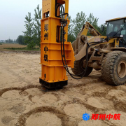 山西省靜樂(lè)豐潤(rùn)至興縣黑峪口高速公路裝載機(jī)帶液壓夯實(shí)機(jī)施工案例